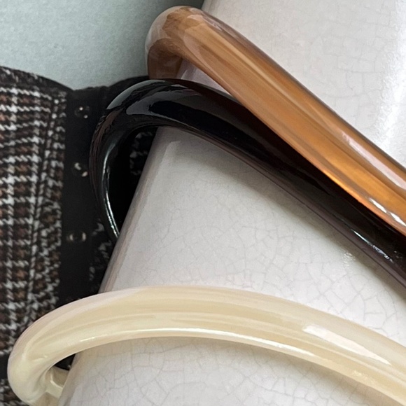 Bangle Trio Lucite Neutral Colors Swirled Wavy Oval - Picture 4 of 7